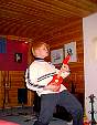 03_odd-henry_med_gittar.jpg